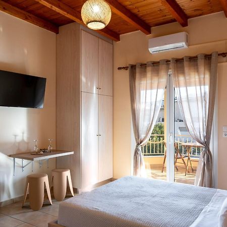 Eagle'S Nest City Apartments Aigio Exterior photo