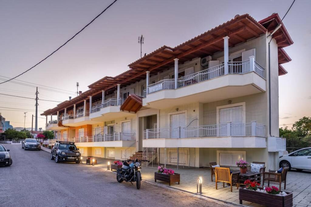 Eagle'S Nest City Apartments Aigio Exterior photo