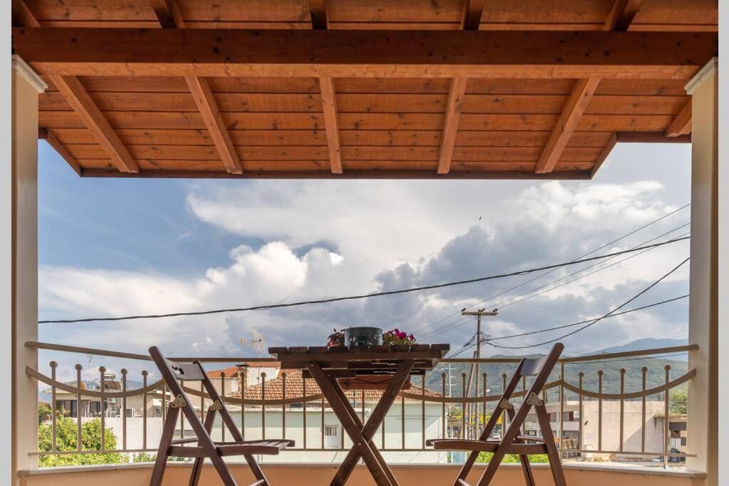Eagle'S Nest City Apartments Aigio Exterior photo