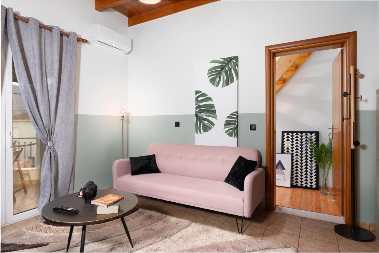 Eagle'S Nest City Apartments Aigio Exterior photo